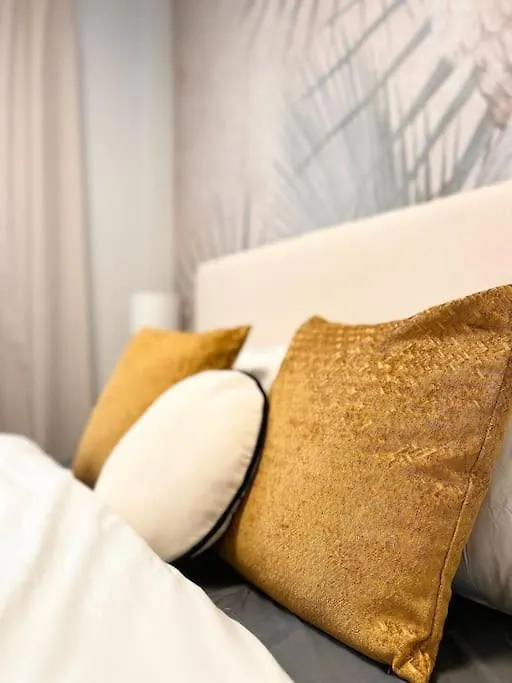 Iris Apartmento Flamante En Marbella 0*,
